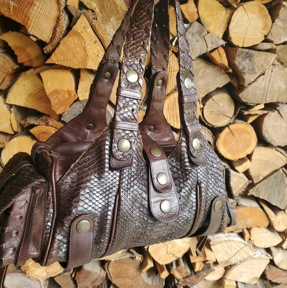 Chloe Textured Brown Shoulder Bag with Gold Accents - Picture 3 of 15